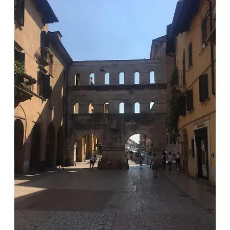 Porta Borsari Relais Pensión