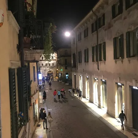 게스트하우스 Porta Borsari Relais 4*